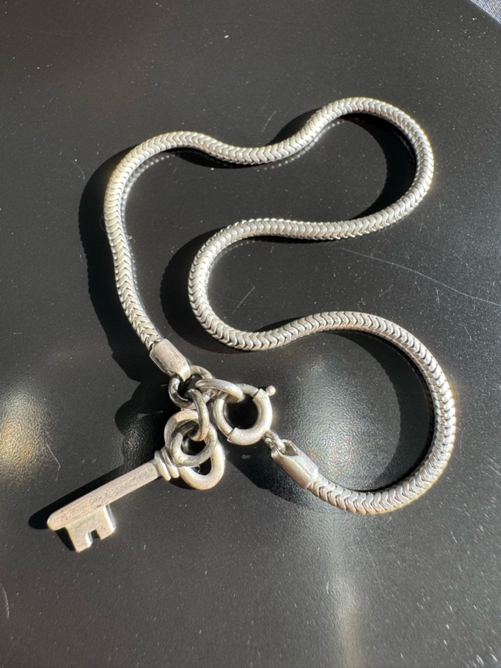 Sterling Silver Serpentine Chain Bracelet Key Charm Minimalist 7.5” Fluid Chain